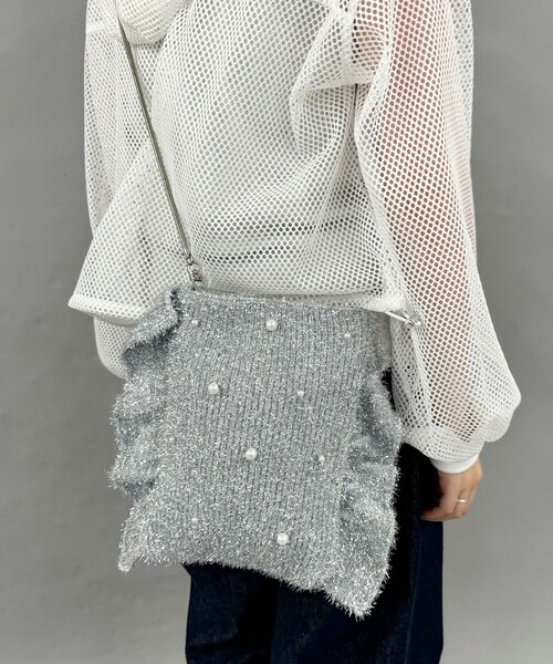 fredy emue(フレディエミュ)の「パールドットシャイニーニットバッグ(ショルダーバッグ・レディース・シルバー/ブラック・FREE)」の8枚目の写真