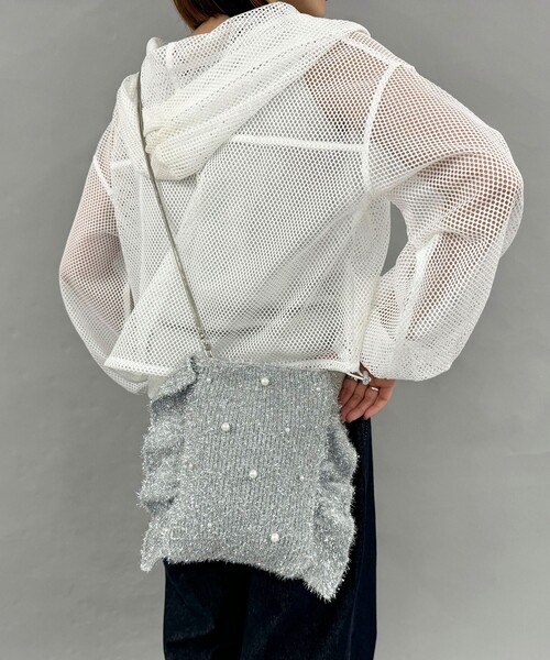 fredy emue(フレディエミュ)の「パールドットシャイニーニットバッグ(ショルダーバッグ・レディース・シルバー/ブラック・FREE)」の7枚目の写真