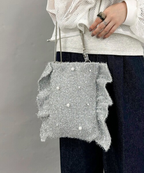 fredy emue(フレディエミュ)の「パールドットシャイニーニットバッグ(ショルダーバッグ・レディース・シルバー/ブラック・FREE)」の5枚目の写真