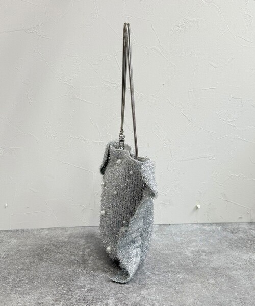 fredy emue(フレディエミュ)の「パールドットシャイニーニットバッグ(ショルダーバッグ・レディース・シルバー/ブラック・FREE)」の20枚目の写真