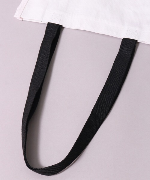 THE NORTH FACE（ザノースフェイス）の「(IT)【THE NORTH FACE】White Label ショッパー バッグ[Sサイズ]（エコバッグ/サブバッグ・メンズ・オフホワイト・ONE SIZE）」の5枚目の写真