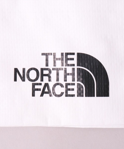 THE NORTH FACE（ザノースフェイス）の「(IT)【THE NORTH FACE】White Label ショッパー バッグ[Sサイズ]（エコバッグ/サブバッグ・メンズ・オフホワイト・ONE SIZE）」の10枚目の写真