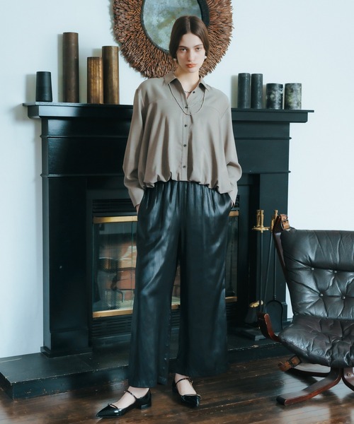 YECCA VECCA（イェッカヴェッカ）の「グロッシーコーティングサテンパンツ（その他パンツ・レディース・ブラック/ベージュ・FREE）」の20枚目の写真