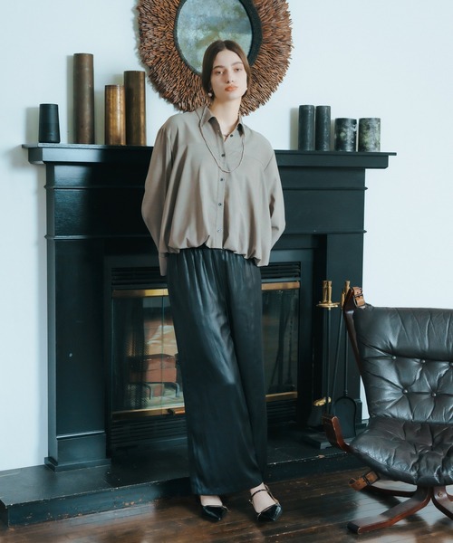 YECCA VECCA（イェッカヴェッカ）の「グロッシーコーティングサテンパンツ（その他パンツ・レディース・ブラック/ベージュ・FREE）」の21枚目の写真