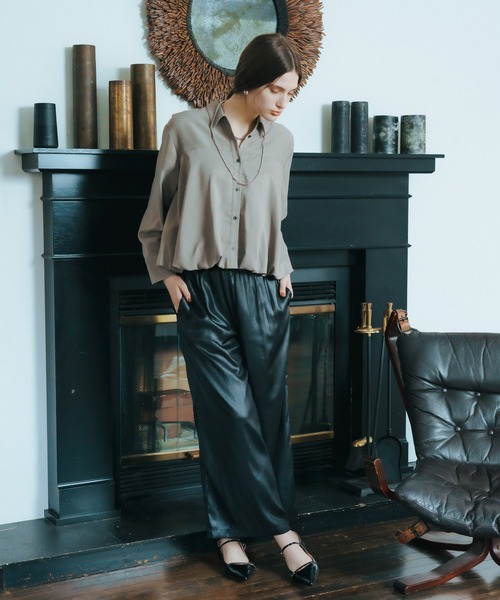YECCA VECCA（イェッカヴェッカ）の「グロッシーコーティングサテンパンツ（その他パンツ・レディース・ブラック/ベージュ・FREE）」の22枚目の写真