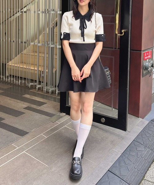 INGNI(イング)の「チョーカー付フェザー配色半袖ニット(ニット/セーター・レディース・ブラック×ホワイト/グレー系8/ホワイト×ブラック・M)」の13枚目の写真