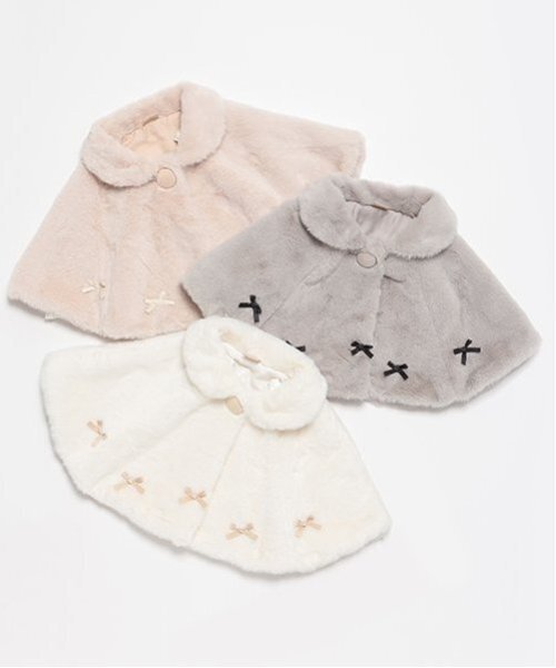 petit main（プティマイン）の「2WAY襟リボンケープ（ポンチョ・キッズ・アイボリー/ライトピンク/ライトグレー・FREE）」の22枚目の写真