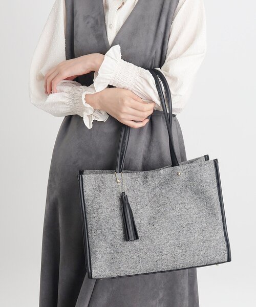 grove（グローブ）の「◆【A4】アソートパイピングタッセルトート（トートバッグ・レディース・アイボリー系1/ブラック系1/ダークブラウン系1/ブラック系3・00）」の3枚目の写真