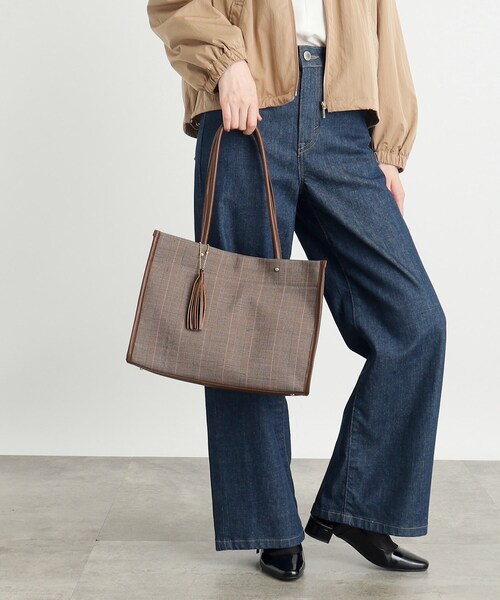 grove（グローブ）の「◆【A4】アソートパイピングタッセルトート（トートバッグ・レディース・アイボリー系1/ブラック系1/ダークブラウン系1/ブラック系3・00）」の7枚目の写真