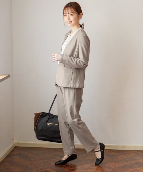 IKKA LOUNGE（イッカラウンジ）の「【洗濯機で洗える／セットアップ対応】GOKU楽カットソーノーカラージャケット（テーラードジャケット・レディース・ブラック/ベージュ・M/L/S）」の22枚目の写真