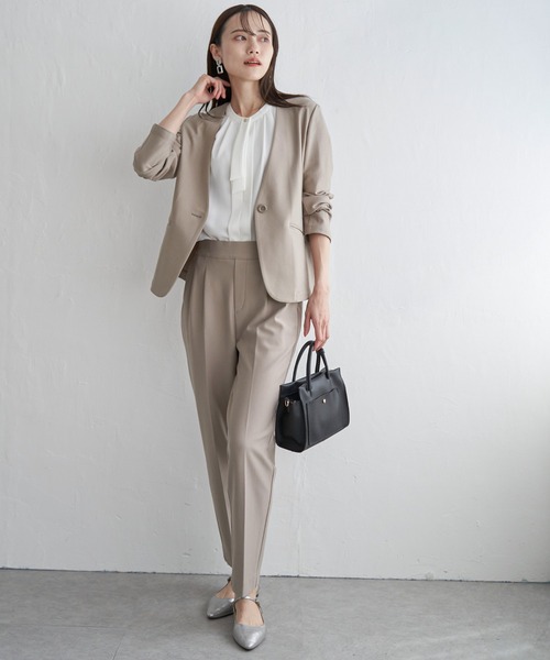 IKKA LOUNGE（イッカラウンジ）の「【洗濯機で洗える／セットアップ対応】GOKU楽カットソーノーカラージャケット（テーラードジャケット・レディース・ブラック/ベージュ・M/L/S）」の7枚目の写真