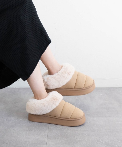 Fabby fabby（ファビィーファビィー）の「ボア付きムートンシューズ（スリッポン・レディース・キャメル/ベージュ/ブラック・MEDIUM/LARGE）」の5枚目の写真