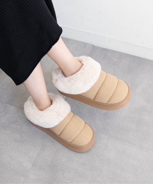 Fabby fabby（ファビィーファビィー）の「ボア付きムートンシューズ（スリッポン・レディース・キャメル/ベージュ/ブラック・MEDIUM/LARGE）」の6枚目の写真