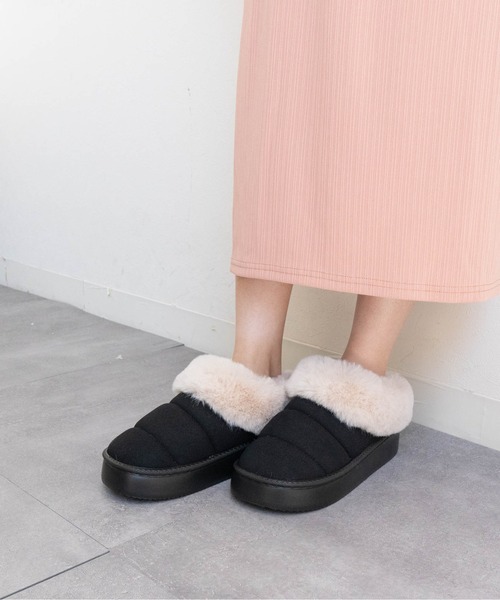 Fabby fabby（ファビィーファビィー）の「ボア付きムートンシューズ（スリッポン・レディース・キャメル/ベージュ/ブラック・MEDIUM/LARGE）」の21枚目の写真