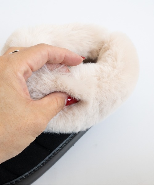 Fabby fabby（ファビィーファビィー）の「ボア付きムートンシューズ（スリッポン・レディース・キャメル/ベージュ/ブラック・MEDIUM/LARGE）」の15枚目の写真