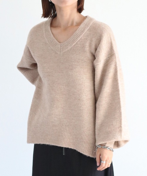 cepo(セポ)の「マシュマロニットVネックプルオーバー(ニット/セーター・レディース・ピンク/ブルー/オフホワイト/ベージュ/チャコール・M)」の4枚目の写真