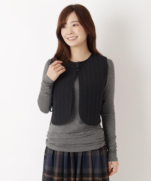 one'sterrace(ワンズテラス)の「キルティング ショートジレ(ベスト・レディース・ブラック系8/カーキ系5・02)」の1枚目の写真