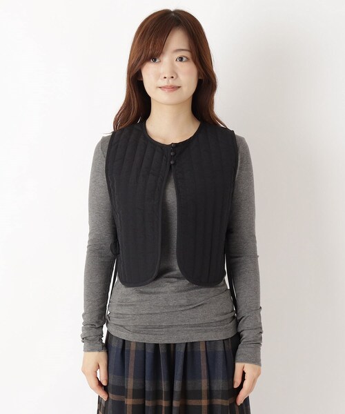 one'sterrace(ワンズテラス)の「キルティング ショートジレ(ベスト・レディース・ブラック系8/カーキ系5・02)」の3枚目の写真