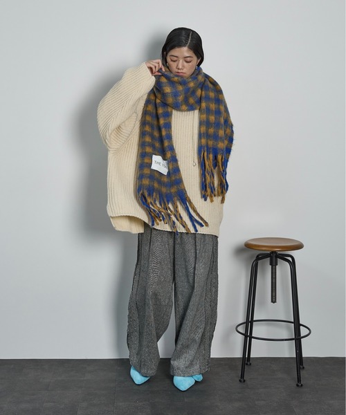THE YOn(ザヨン)の「ギンガムチェックビッグマフラー(マフラー・レディース・ブルー/ピンク/ブラック・FREE)」の8枚目の写真