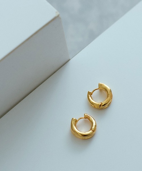 ADAM ET ROPE'（アダムエロペ）の「LES BIJOUX フープピアス（ピアス（両耳用）・レディース・シルバー/ゴールド・FREE）」の2枚目の写真