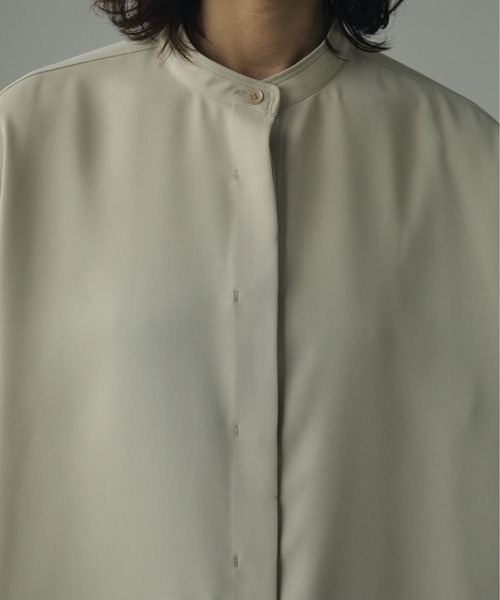 anuke（アンヌーク）の「Twill Slit Shirts（シャツ/ブラウス・レディース・ベージュ/ネイビー・FREE）」の5枚目の写真