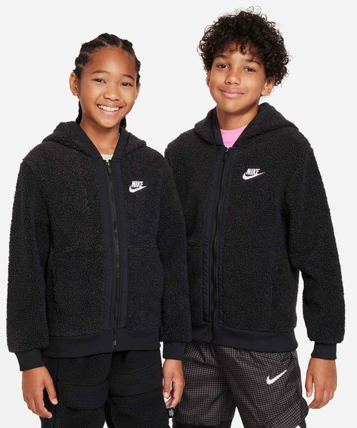 NIKE(ナイキ)の「《セットアップ対応商品》ナイキ スポーツウェア クラブ フリース ジュニア フルジップ ウィンタライズド パーカー / Nike Sportswear Club Fleece Big Kids' Full-Zip Winterized Hoodie FJ6019-010 Black(パーカー・キッズ・ブラック・130/140/150/160/170)」の1枚目の写真