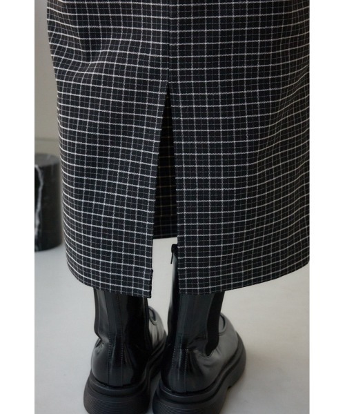 AZUL by moussy（アズールバイマウジー）の「チェックタイトスカート（スカート・レディース・ブラック系その他・SMALL/MEDIUM）」の2枚目の写真