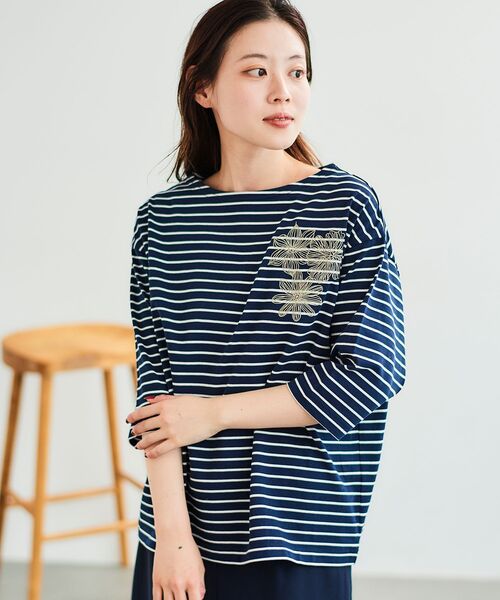 le.coeur blanc（ルクールブラン）の「ボーダーモチーフ刺繍カットソー（Tシャツ/カットソー・レディース・ブルー系その他4/ホワイト系その他・38）」の11枚目の写真