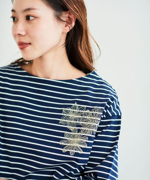 le.coeur blanc（ルクールブラン）の「ボーダーモチーフ刺繍カットソー（Tシャツ/カットソー・レディース・ブルー系その他4/ホワイト系その他・38）」の14枚目の写真