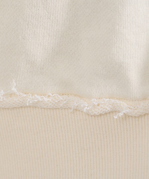 Kastane（カスタネ）の「クロップドオフショルスウェット（スウェット・レディース・ライトグレー/ピンク/アイボリー・FREE）」の18枚目の写真