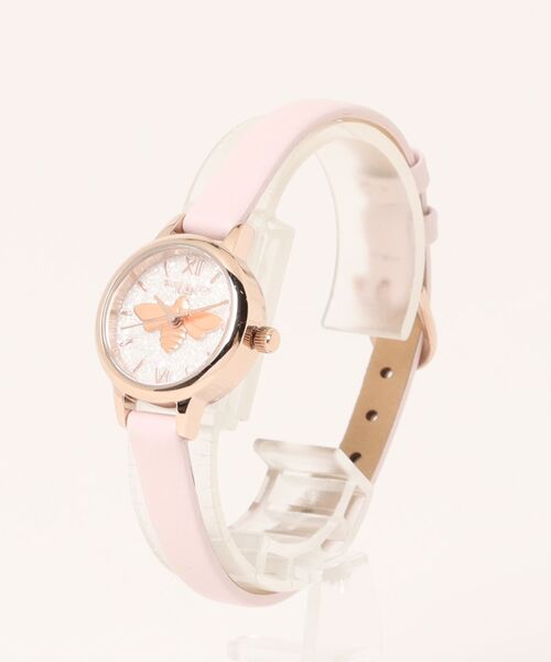 OLIVIA BURTON(オリビアバートン)の「「OLIVIA BURTON/オリビアバートン」シグネチャー - ミニ ラッキービー シルバー ホワイト ライトブラッシュ レザー(アナログ腕時計・レディース・ベビーピンク・FREE)」の7枚目の写真