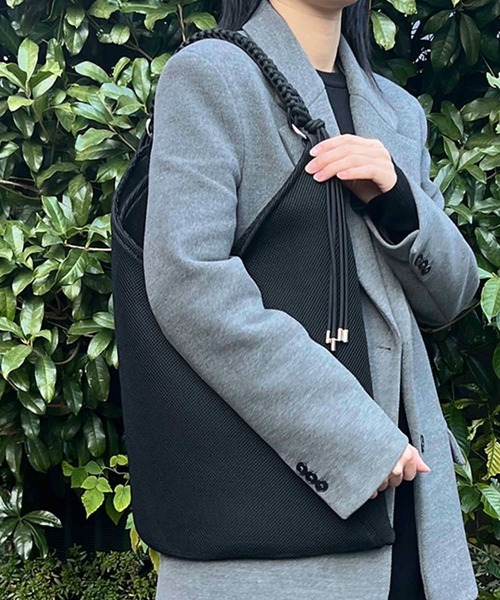 LE VERNIS（ル・ベルニ）の「LE VERNIS(ル・ベルニ)《A4サイズ対応》Paracord handle mesh bag（トートバッグ・レディース・ベージュ/ブラック/ブラウン/ネイビー/ライトグレー・FREE）」の12枚目の写真