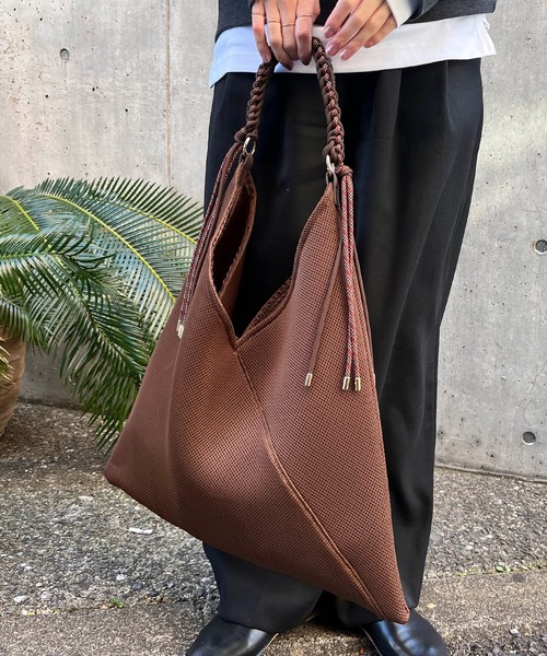 LE VERNIS（ル・ベルニ）の「LE VERNIS(ル・ベルニ)《A4サイズ対応》Paracord handle mesh bag（トートバッグ・レディース・ベージュ/ブラック/ブラウン/ネイビー/ライトグレー・FREE）」の17枚目の写真