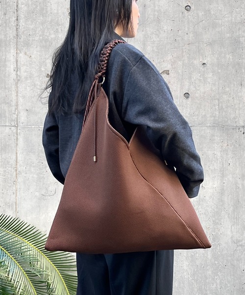 LE VERNIS（ル・ベルニ）の「LE VERNIS(ル・ベルニ)《A4サイズ対応》Paracord handle mesh bag（トートバッグ・レディース・ベージュ/ブラック/ブラウン/ネイビー/ライトグレー・FREE）」の14枚目の写真