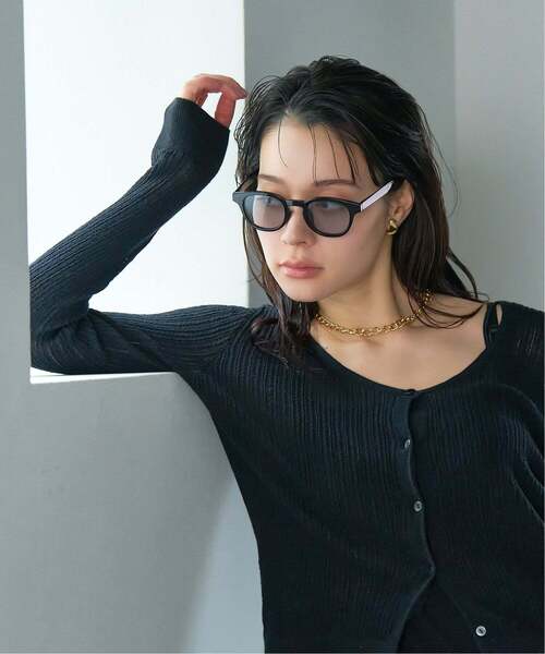 Zoff(ゾフ)の「【WEB限定】ウェリントン型 サングラス|カラーレンズ|トレンド|紫外線対策|UVカット|Zoff|COLOR SUNGLASSES(サングラス・レディース・ブラック/ブラック系その他2/ブラウン系その他/ブラウン系その他4/ブラック系その他/ブラック系その他3/ライトイエロー/グリーン・FREE)」の17枚目の写真