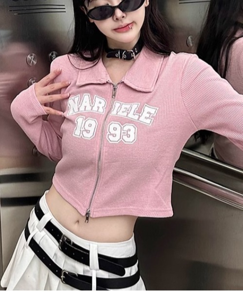 WEGO（ウィゴー）の「WEGO/タイトロゴ襟前開きトップス（Tシャツ/カットソー・レディース・グレー/ピンク/ネイビー・FREE）」の3枚目の写真