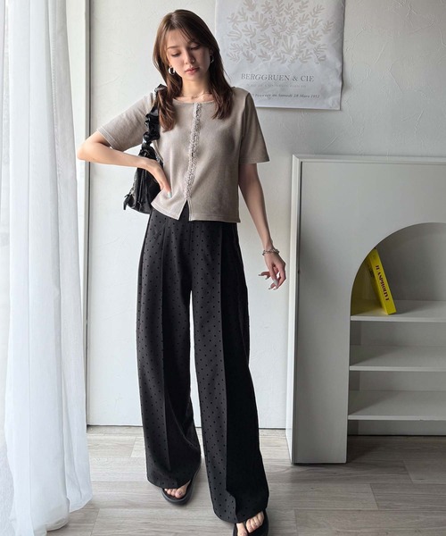 classicalelf(クラシカルエルフ)の「大人可愛いデコルテ魅せコンパクトT。フロントホックワッフル半袖トップス(Tシャツ/カットソー・レディース・ベージュ/オートミール/アイボリー/ブルー/ブラック・MEDIUM/X-LARGE/LARGE/SMALL)」の21枚目の写真