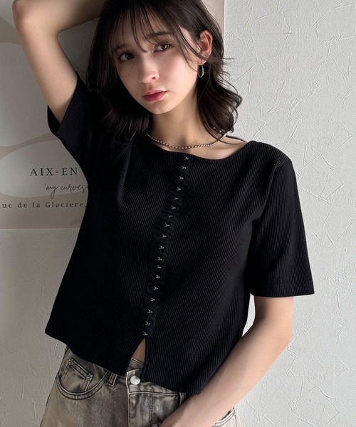 classicalelf(クラシカルエルフ)の「大人可愛いデコルテ魅せコンパクトT。フロントホックワッフル半袖トップス(Tシャツ/カットソー・レディース・ベージュ/オートミール/アイボリー/ブルー/ブラック・MEDIUM/X-LARGE/LARGE/SMALL)」の6枚目の写真