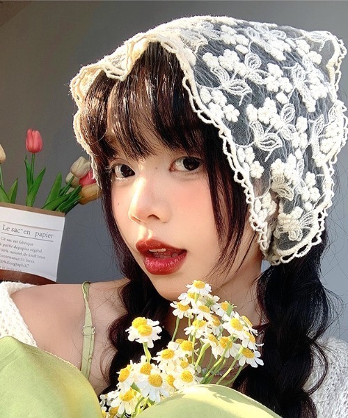 SHEENA(シーナ)の「フラワーレースバブーシュカ(その他ヘアアクセサリー・レディース・ホワイト・FREE)」の4枚目の写真