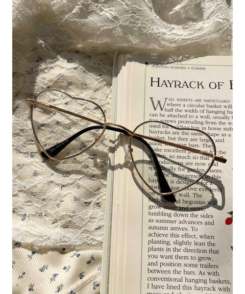 WEGO(ウィゴー)の「メタルフレームハートサングラス(サングラス・レディース・ブラック/ホワイト・FREE)」の2枚目の写真