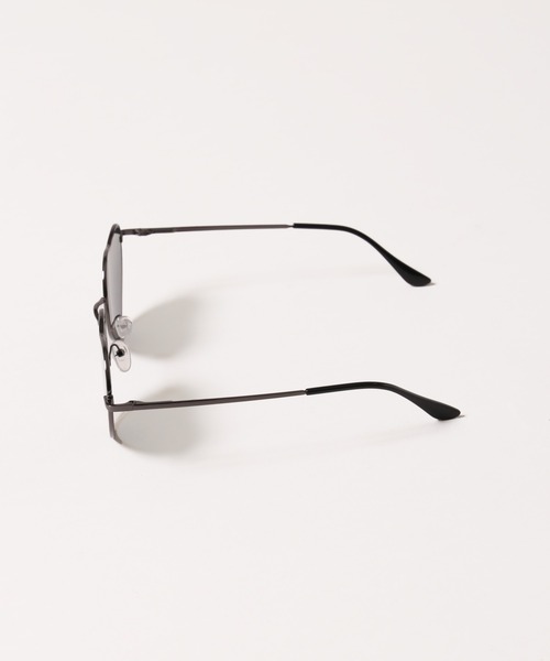 WEGO(ウィゴー)の「メタルフレームハートサングラス(サングラス・レディース・ブラック/ホワイト・FREE)」の7枚目の写真