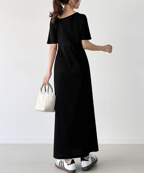 junoah（ジュノア）の「アシメネック半袖リブIラインワンピース（ワンピース・レディース・チャコール/ブラック/グレイッシュベージュ・SMALL/MEDIUM/LARGE）」の6枚目の写真