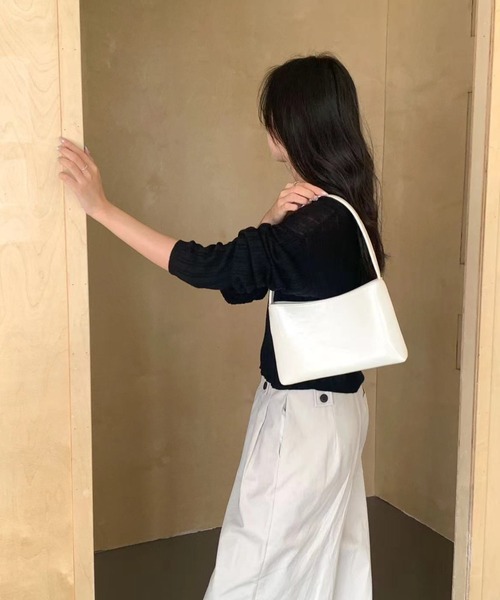 LAC-VERT(ラック・ヴェール)の「スクエアフェイクレザーハンドバッグ(ハンドバッグ・レディース・シルバー/ブラック/ホワイト/レッド・FREE)」の2枚目の写真