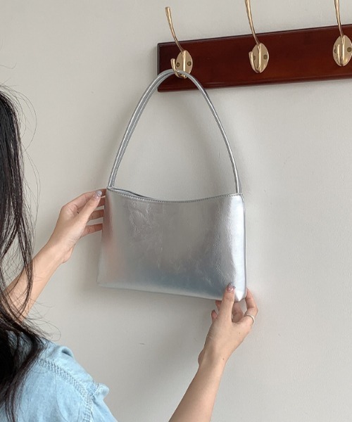 LAC-VERT(ラック・ヴェール)の「スクエアフェイクレザーハンドバッグ(ハンドバッグ・レディース・シルバー/ブラック/ホワイト/レッド・FREE)」の15枚目の写真