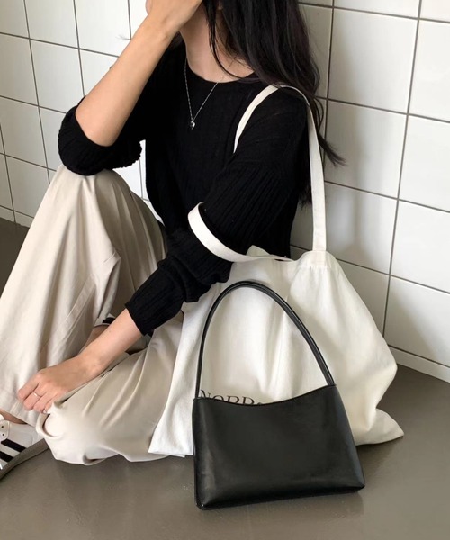 LAC-VERT(ラック・ヴェール)の「スクエアフェイクレザーハンドバッグ(ハンドバッグ・レディース・シルバー/ブラック/ホワイト/レッド・FREE)」の6枚目の写真