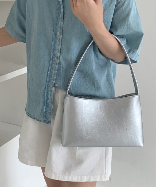 LAC-VERT(ラック・ヴェール)の「スクエアフェイクレザーハンドバッグ(ハンドバッグ・レディース・シルバー/ブラック/ホワイト/レッド・FREE)」の8枚目の写真