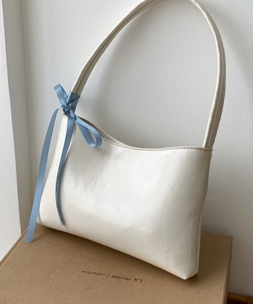 LAC-VERT(ラック・ヴェール)の「スクエアフェイクレザーハンドバッグ(ハンドバッグ・レディース・シルバー/ブラック/ホワイト/レッド・FREE)」の7枚目の写真