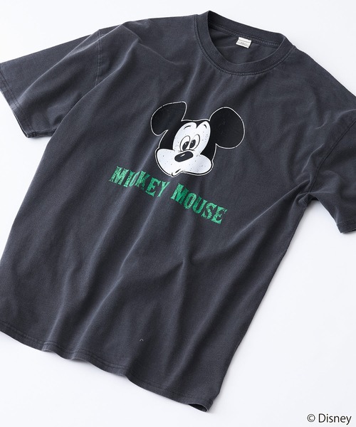 Disney(ディズニー)の「【Disney /ディズニー】 MICKEY MOUSE ミッキーマウスパウダーブリーチ加工 ビッグシルエットTシャツ ドロップショルダー オーバーサイズ ヴィンテージ加工(Tシャツ/カットソー・メンズ・ダークグリーン/ブラック・MEDIUM/X-LARGE/LARGE)」の2枚目の写真
