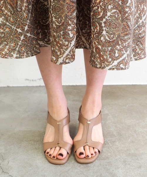 cava cava（サヴァサヴァ）の「ヒールアップストラップサンダル　3720553（サンダル・レディース・オレンジ/ブラック/グレイッシュベージュ・23.5cm/23cm/24.5cm/24cm/22.5cm）」の2枚目の写真