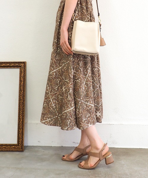 cava cava（サヴァサヴァ）の「ヒールアップストラップサンダル　3720553（サンダル・レディース・オレンジ/ブラック/グレイッシュベージュ・23.5cm/23cm/24.5cm/24cm/22.5cm）」の18枚目の写真